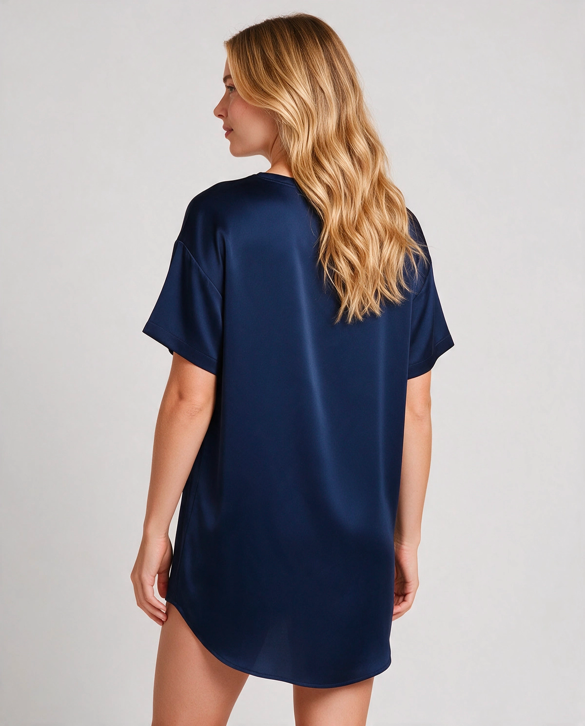 Oversize T-shirtklänning Satin Dam